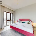 Stylish And Chic 2Br Apartment In Dubai Creek Harbour